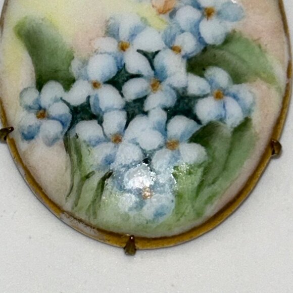 Antique Hand-Painted Forget-Me-Not Floral Oval Brooch Pin With Brass C-Clasp - Picture 4 of 11
